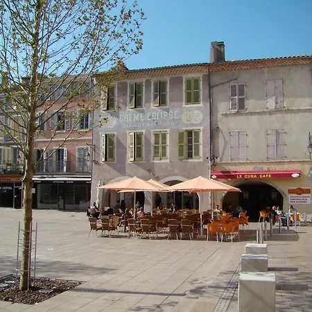 La Colombiere - Vue Imprenable Sur L'ardeche - Tres Calme - Parking Gratuit En - Apartment *